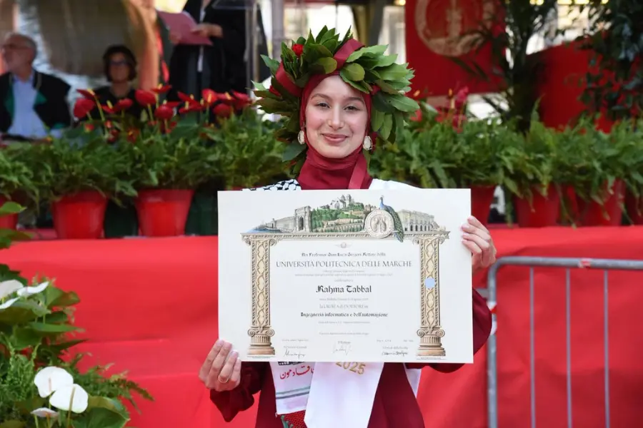 Rahma Tabbl dedica la laurea alla Palestina