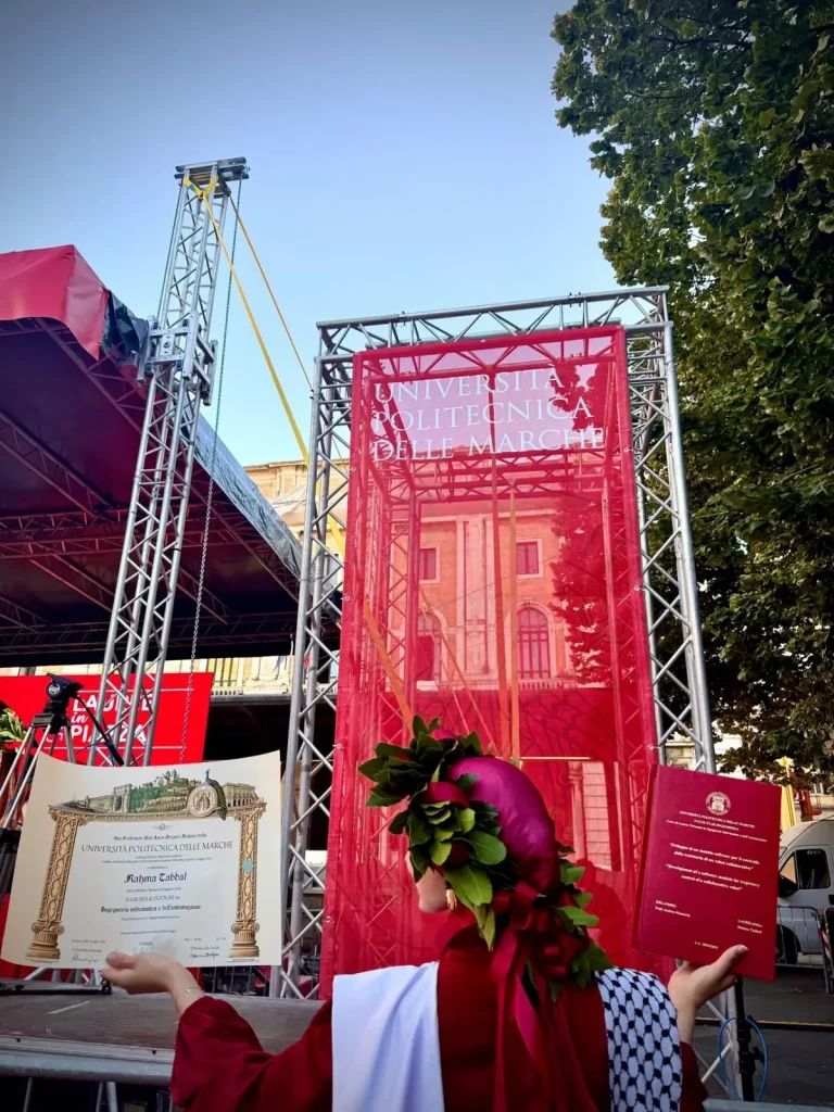 Rahma Tabbl sotto al palco