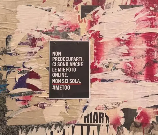 volantini "non sei sola" a Torino
