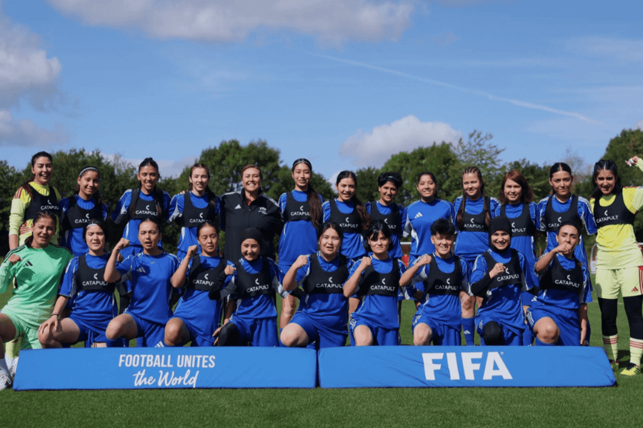 Afghan Women United, nazionale di calcio femminile dell'Afghanistan, è tornata in campo ieri dopo quattro anni al torneo Fifa Unites Women's Series in Marocco