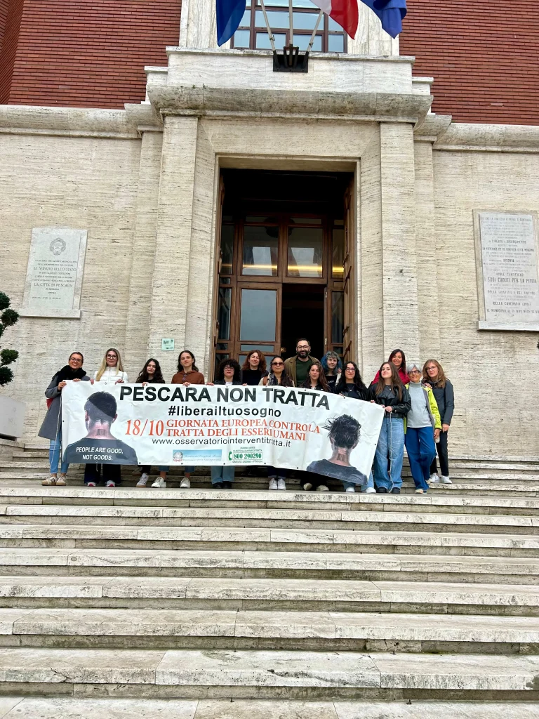 Lo striscione a Pescara