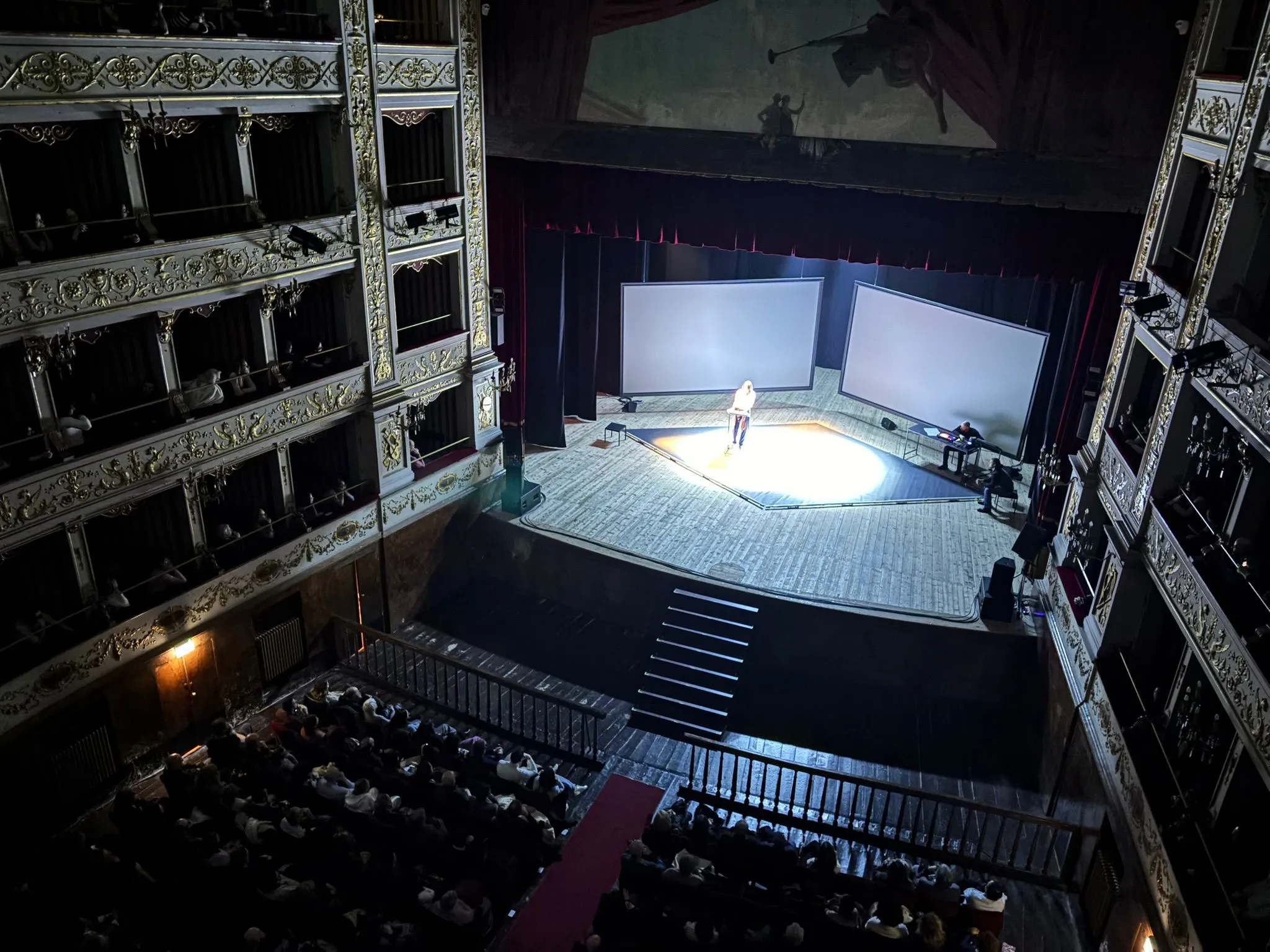 Teatro Gentile di Fabriano per lo spettacolo una notte a Teheran.