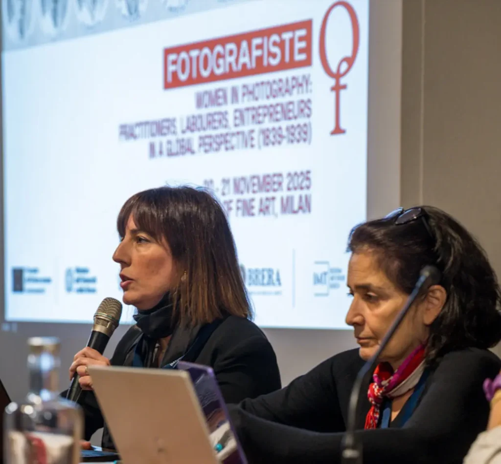 La prof.ssa Linda Bertelli (IMT Lucca) e la prof.ssa Nicoletta Leonardi (Accademia Brera) presentano il Convegno Women in Photography, 20 novembre. Photo: Alessandra Pallotta