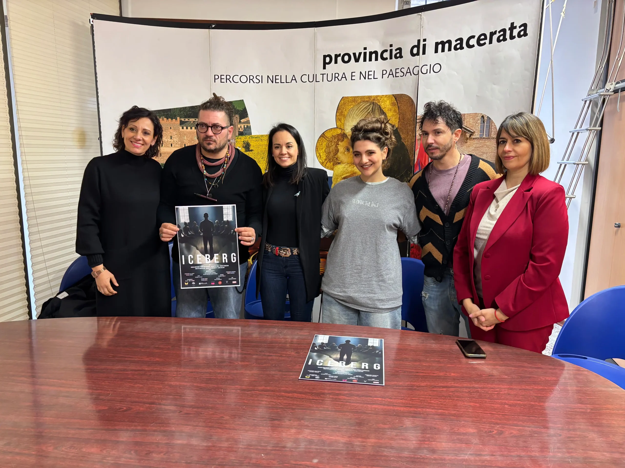 Presentazione dello spettacolo teatrale Iceberg