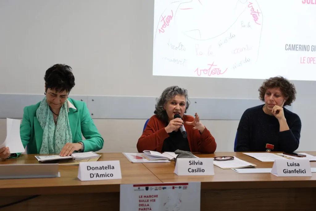 La premiazione del concorso "Le Marche sulle vie della parità"