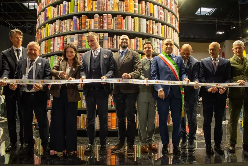 Il taglio del nastro (Foto Lorenzo Olivetti)