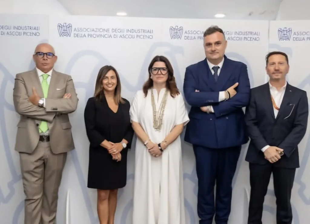 Al centro Roberta Faraotti, nuova presidente di Confindustria Ascoli Piceno