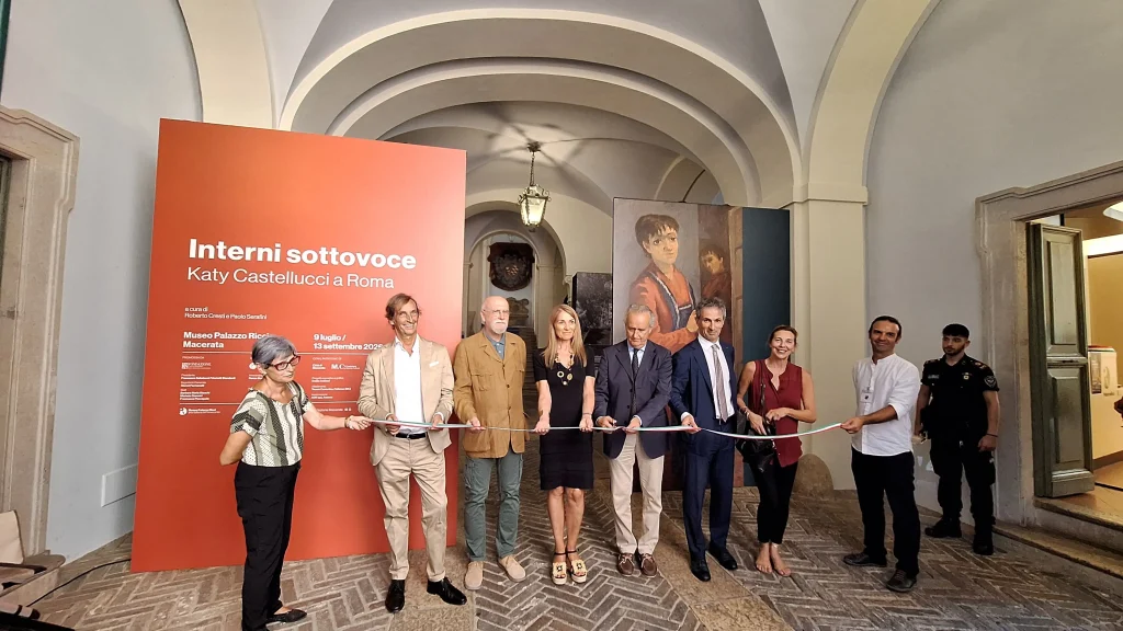 Taglio del nastro della mostra su Katy Castellucci