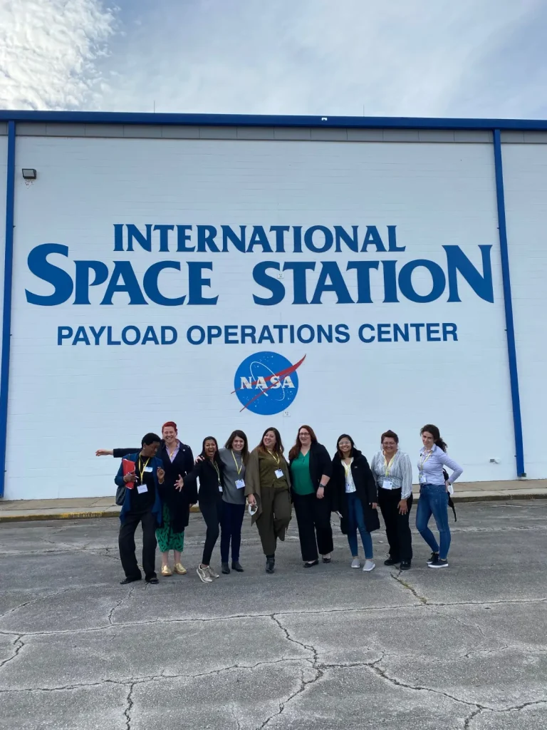 Clementina Sasso con le colleghe scienziate nella sede dell'International Space Station