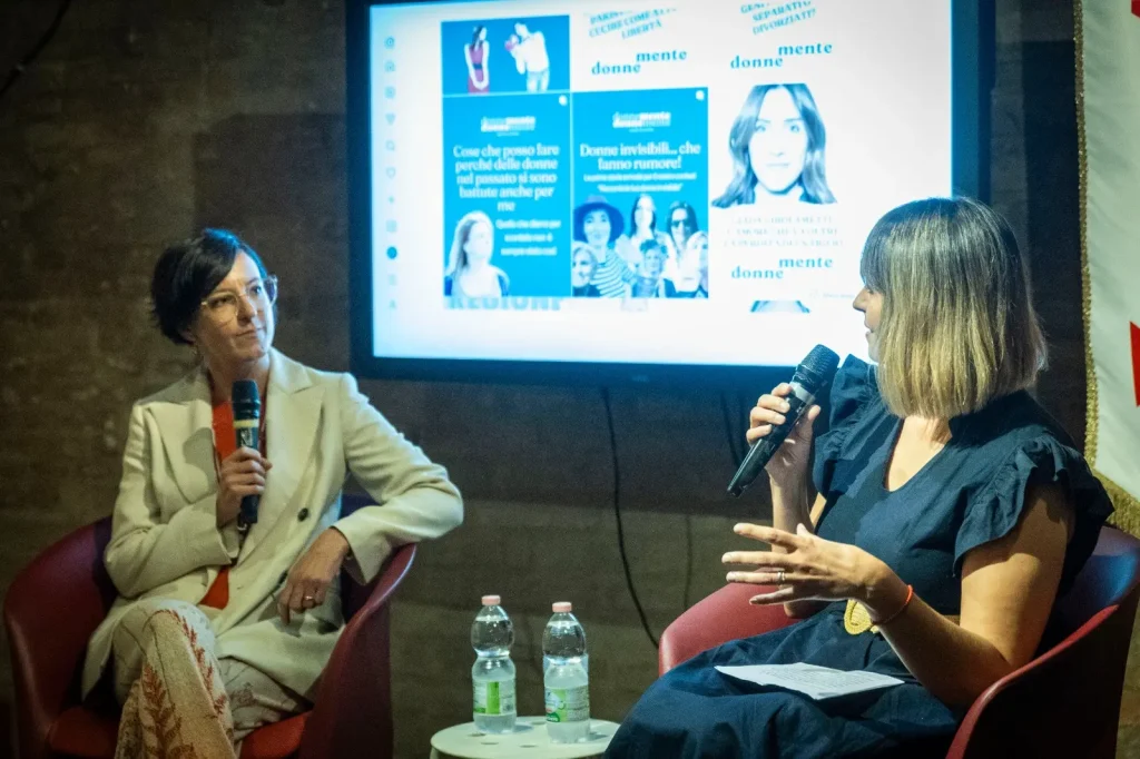 La private banker Cecilia Pasquali dialoga con Daniela Zepponi (foto Zanconi)