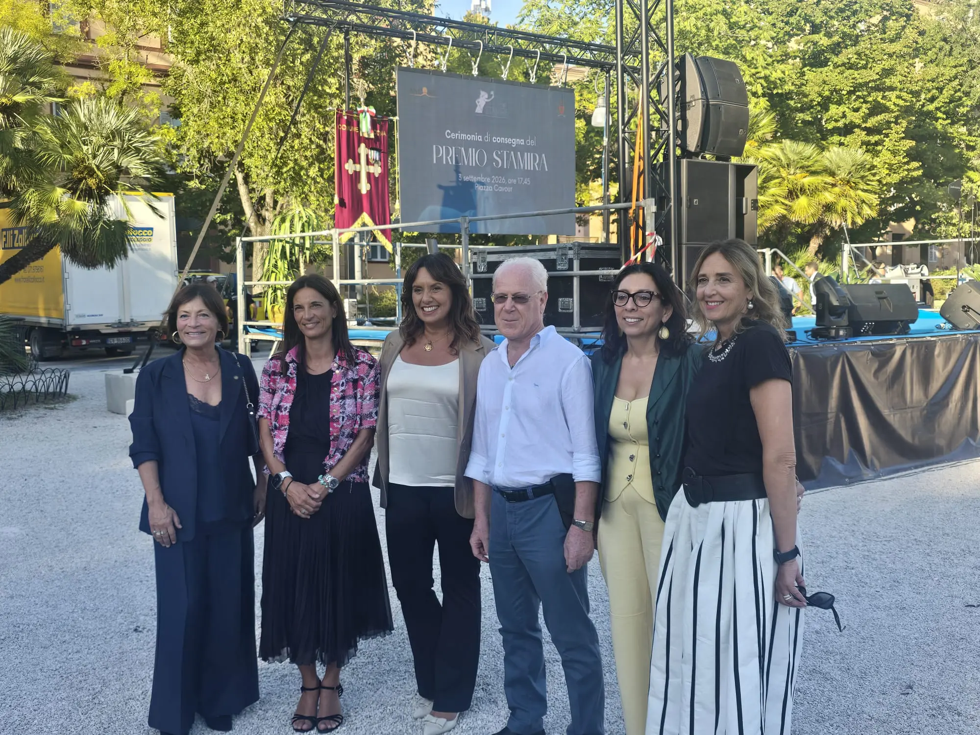 Da sinistra Cinzia Nicolini, Barbara Marchetti, l'assessora Orlanda Latini, il marito di Vagni e l'assessora regionale Francesca Pantaloni