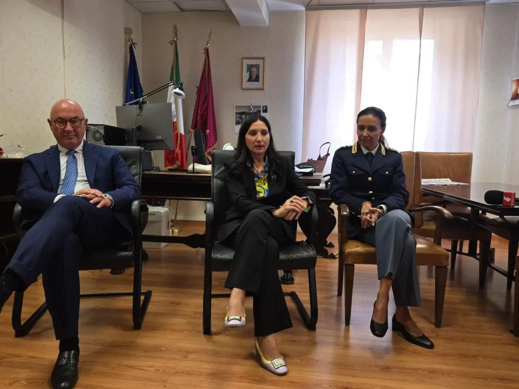 Da sinistra il vicario, la questore Barbara Strappato e la vice questore Nicoletta Pascucci